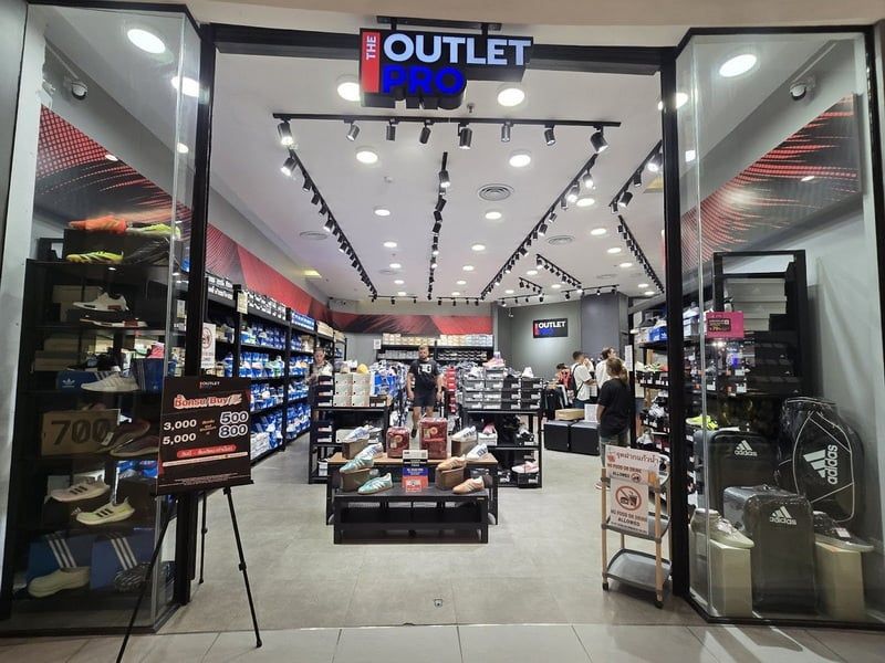 The Outlet Pro Phuket Outlet Sale Shops Jungceylon Phuket Shopping Center Patong.jpg The Outlet Pro Phuket Outlet Sale Shops Jungceylon Phuket Shopping Center Patong.jpg
